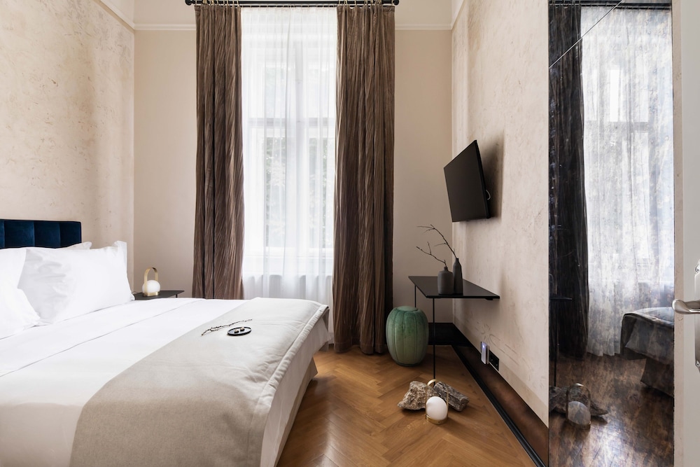 Zola Hotel Palais de Boheme 8/32