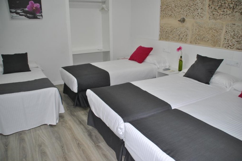 Junquera Hotel 7/40