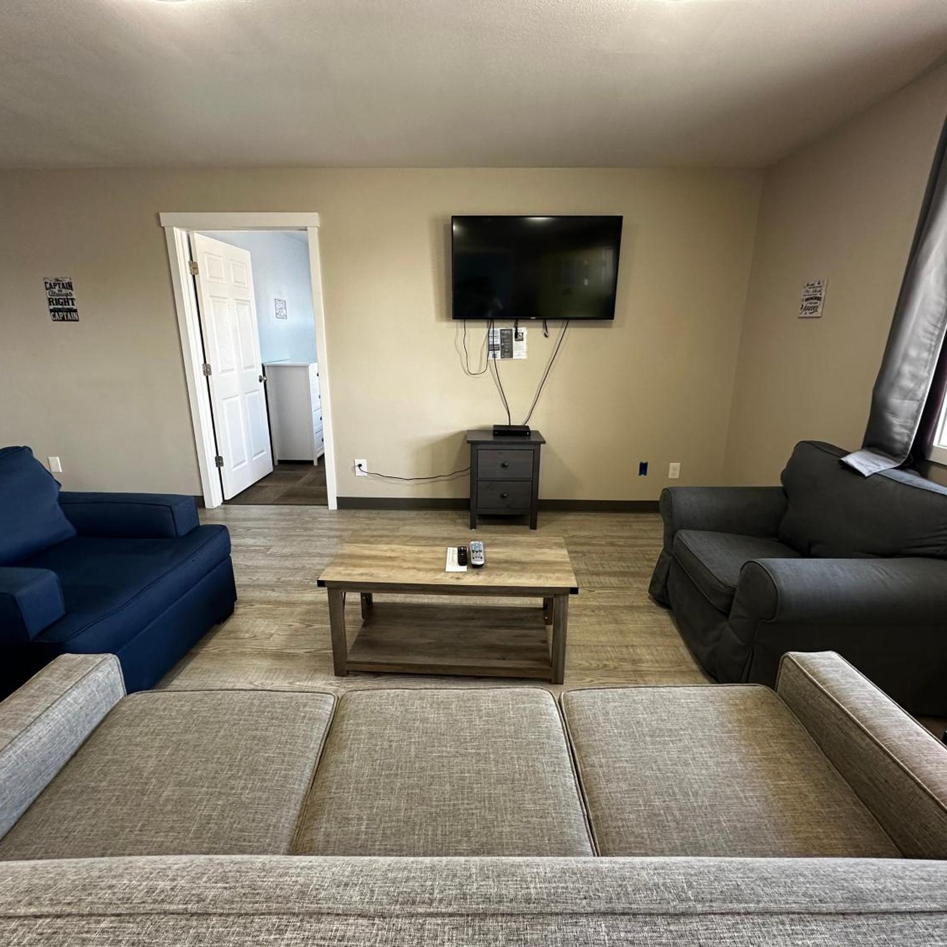 Coastal Inn & Suites 22/50