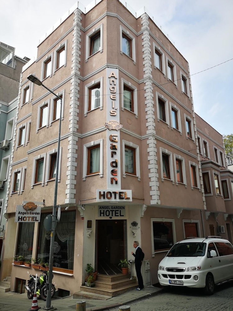 Angel's Garden Hotel 64/69
