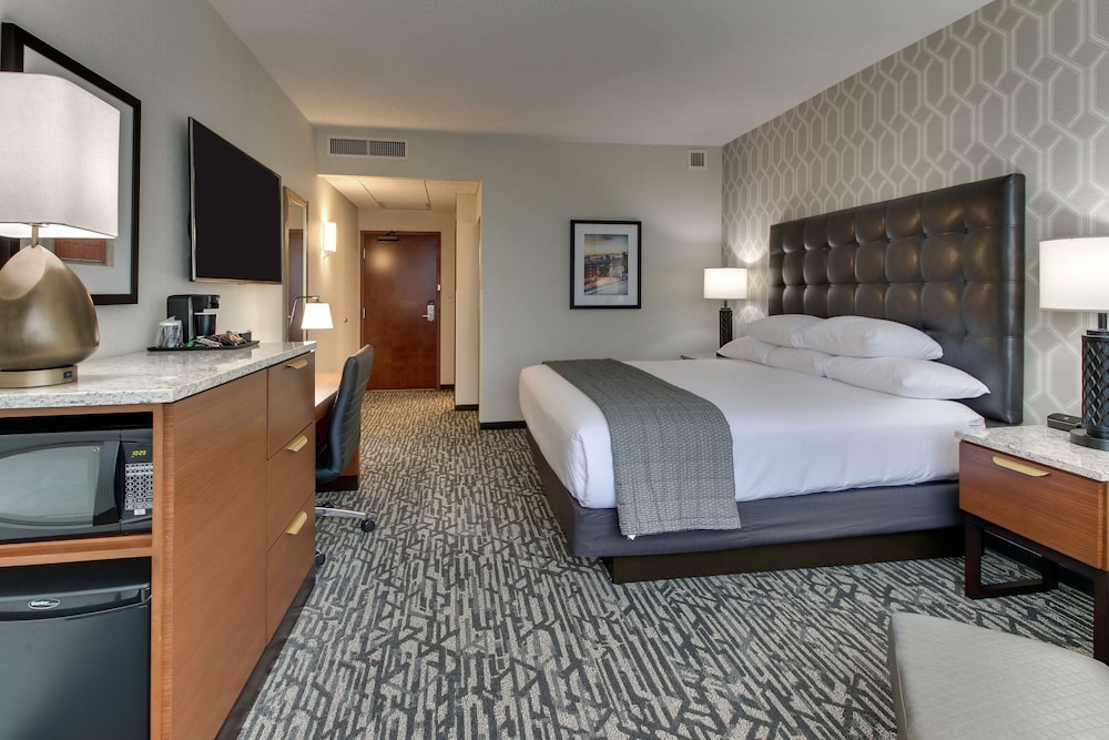 Drury Plaza Hotel Richmond 10/50