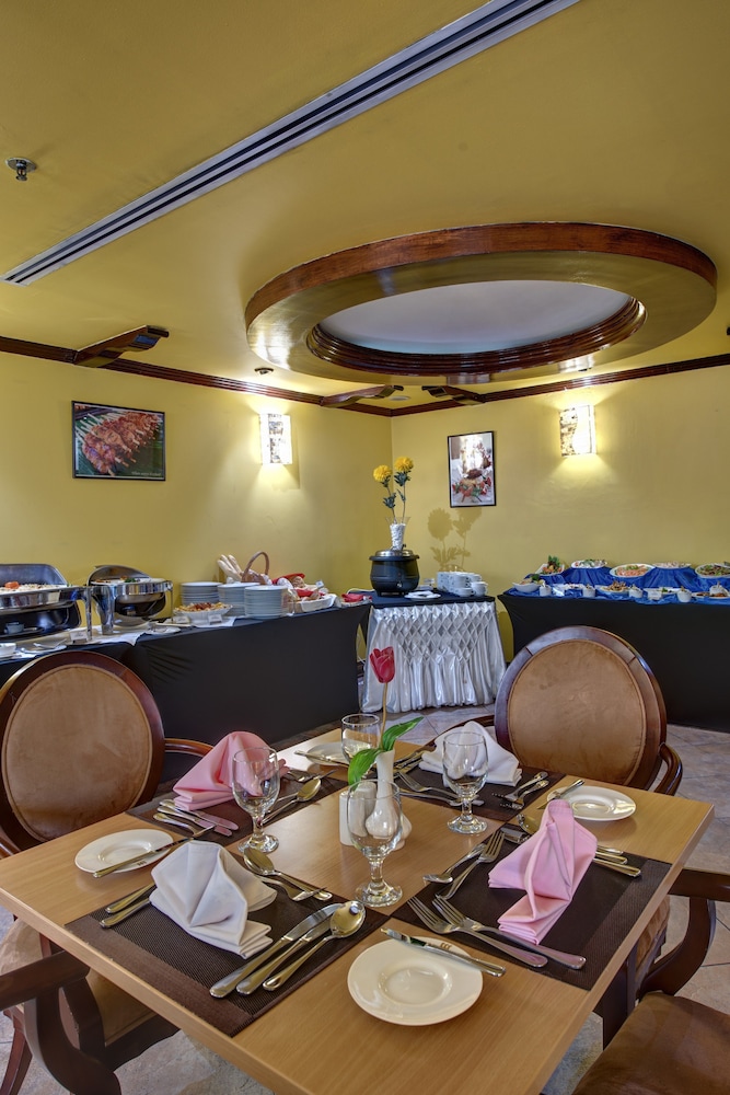 restaurant cafeteria