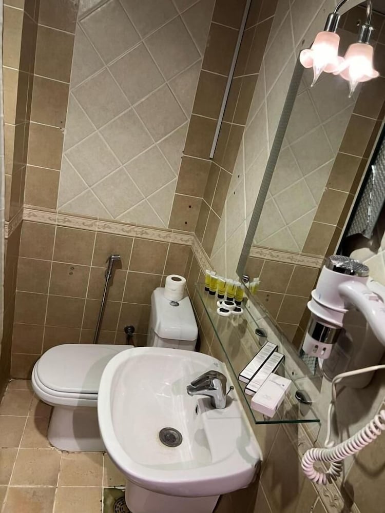 فندق سكاي فيو(Sky View Hotel) 57/59
