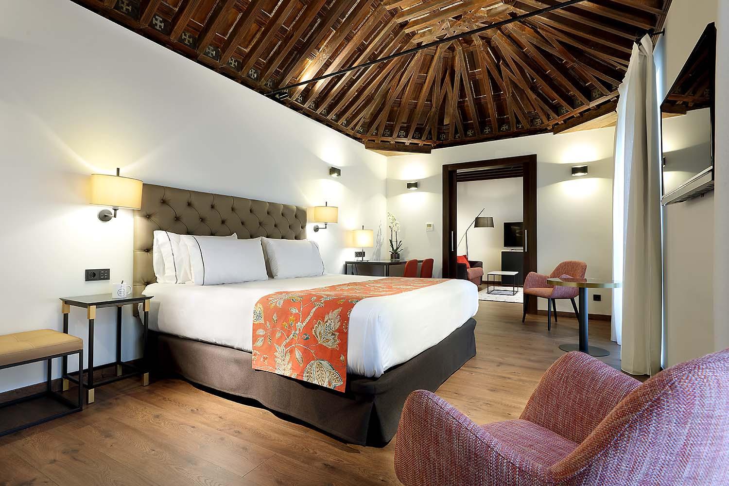 Junior Suite, Sofa