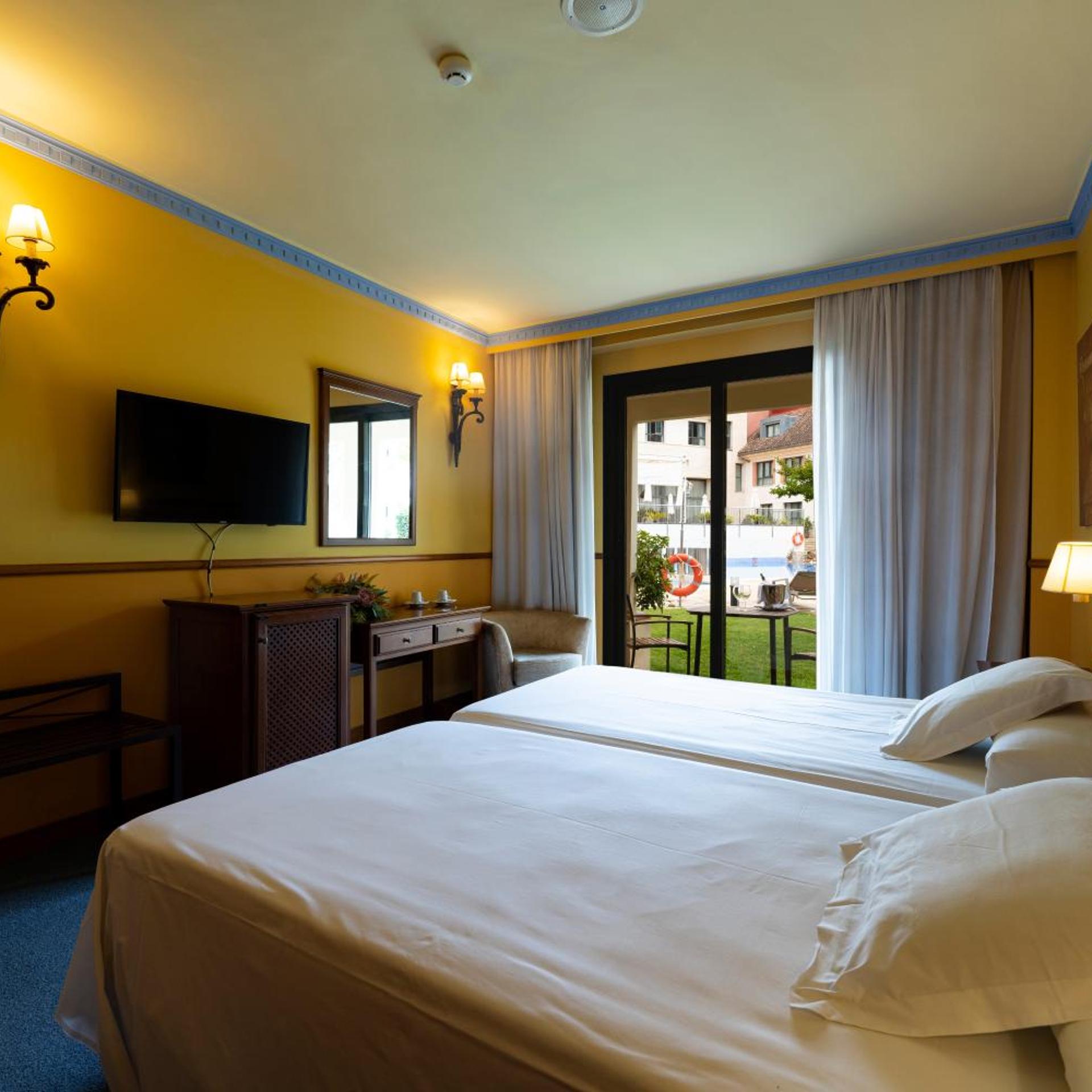 Room, Double Bed, Pool Access
