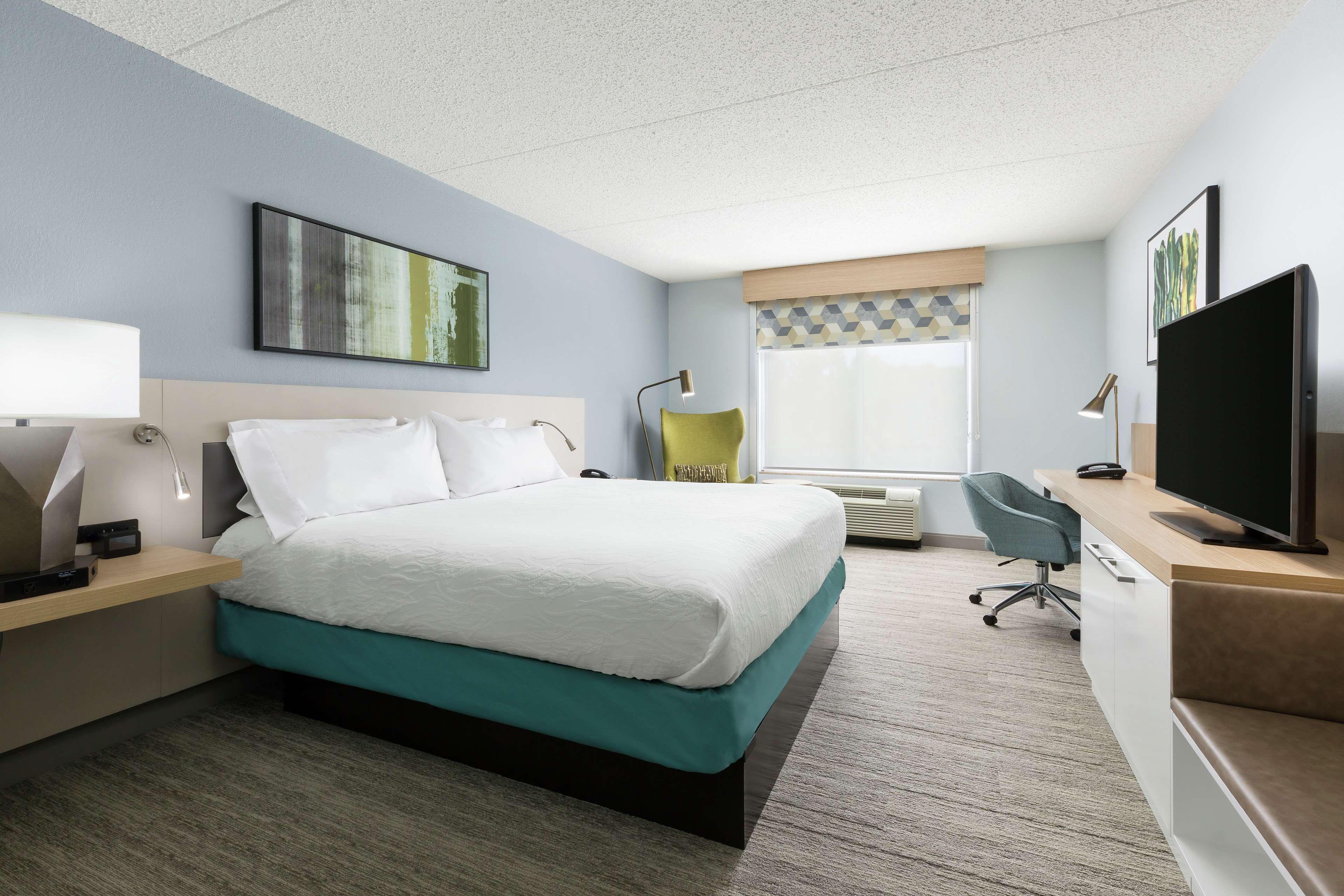 PREMIUM, KING BED, ACCESSIBLE