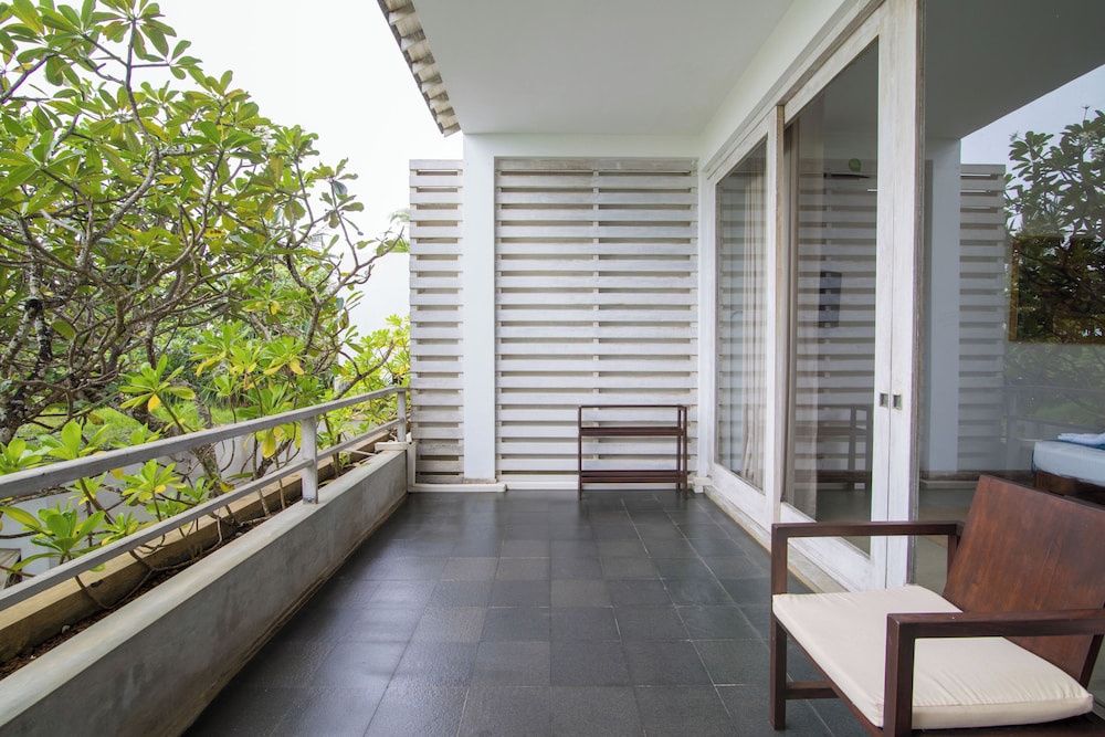 Roman Beach Hikkaduwa 22/47