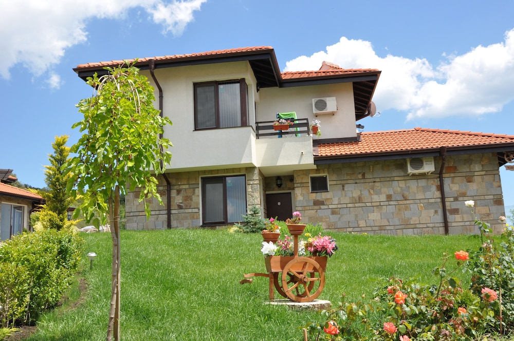 Villa On The Black Sea 33/38
