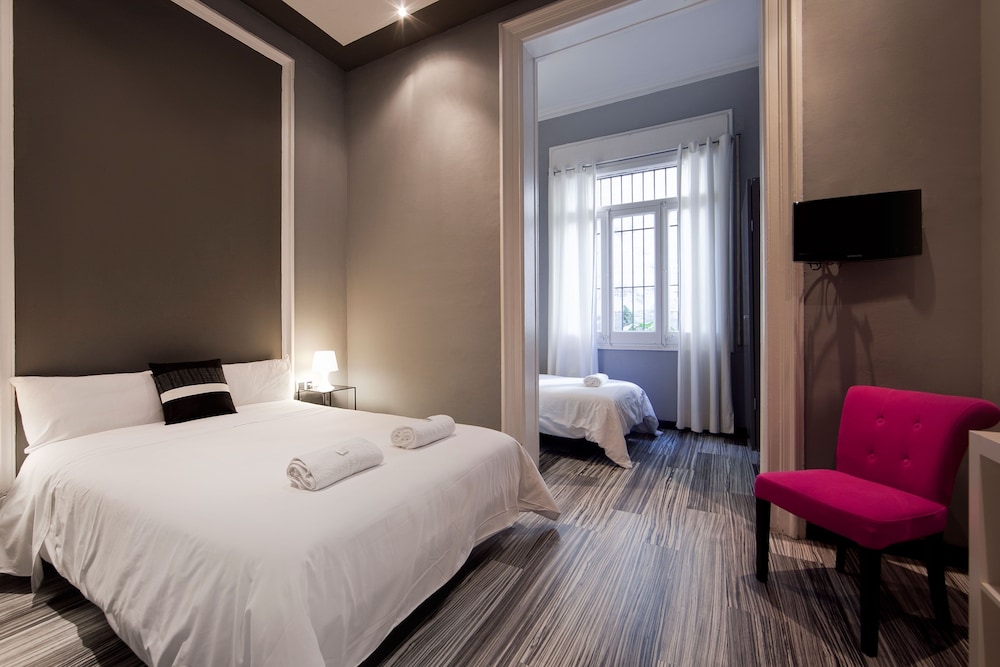 ROOM, TRIPLE