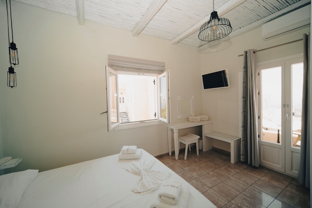 Superior, Double Bed, Partial Ocean View