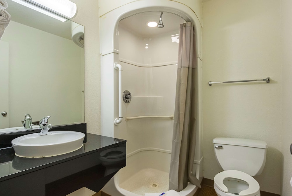 Motel6 Rochester, MN 49/57