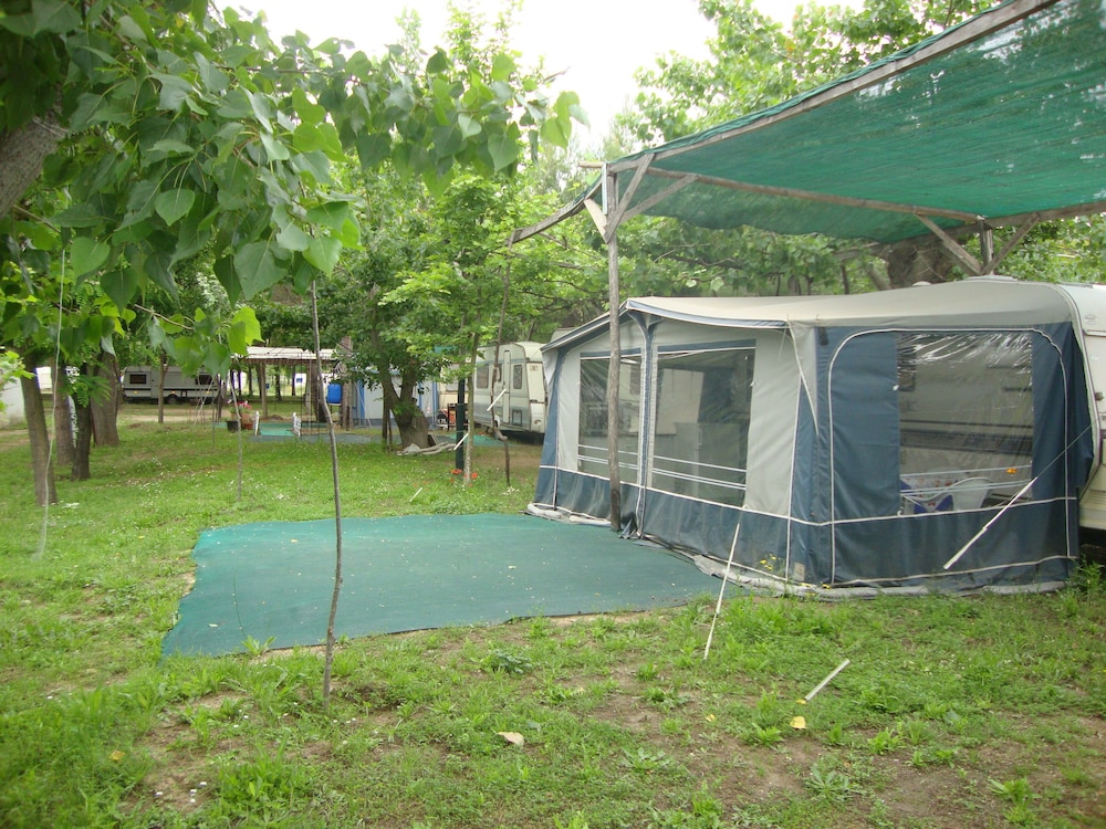 Camping Pitsoni 49/50