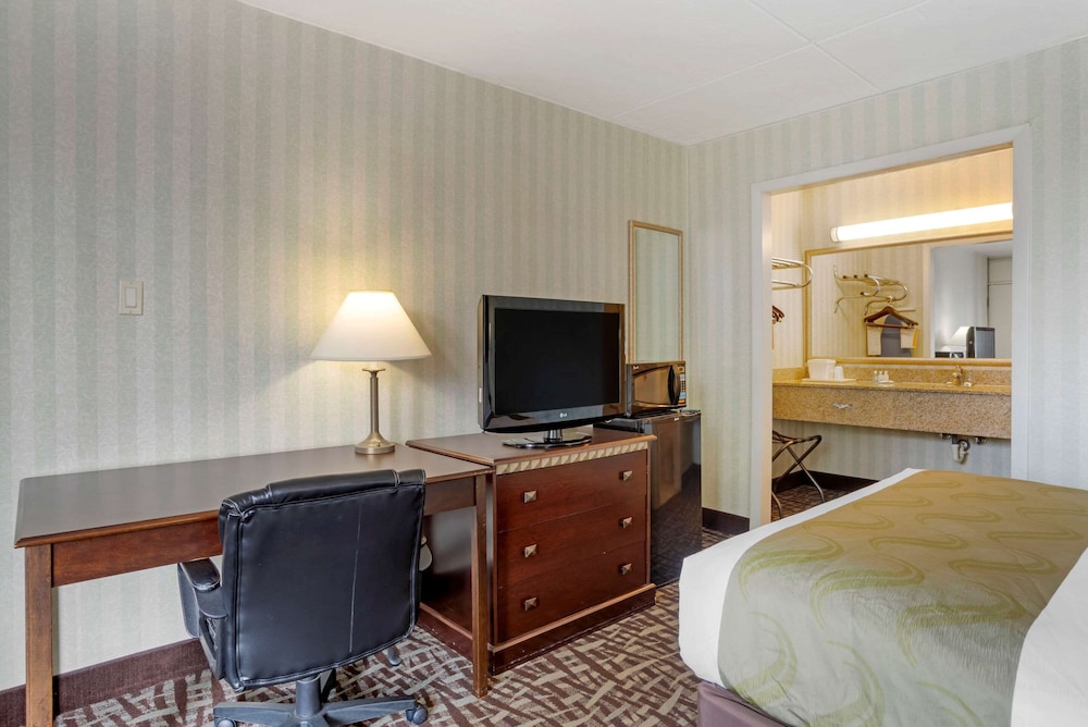 Quality Inn Fredericksburg Near Historic Downtown 20/44