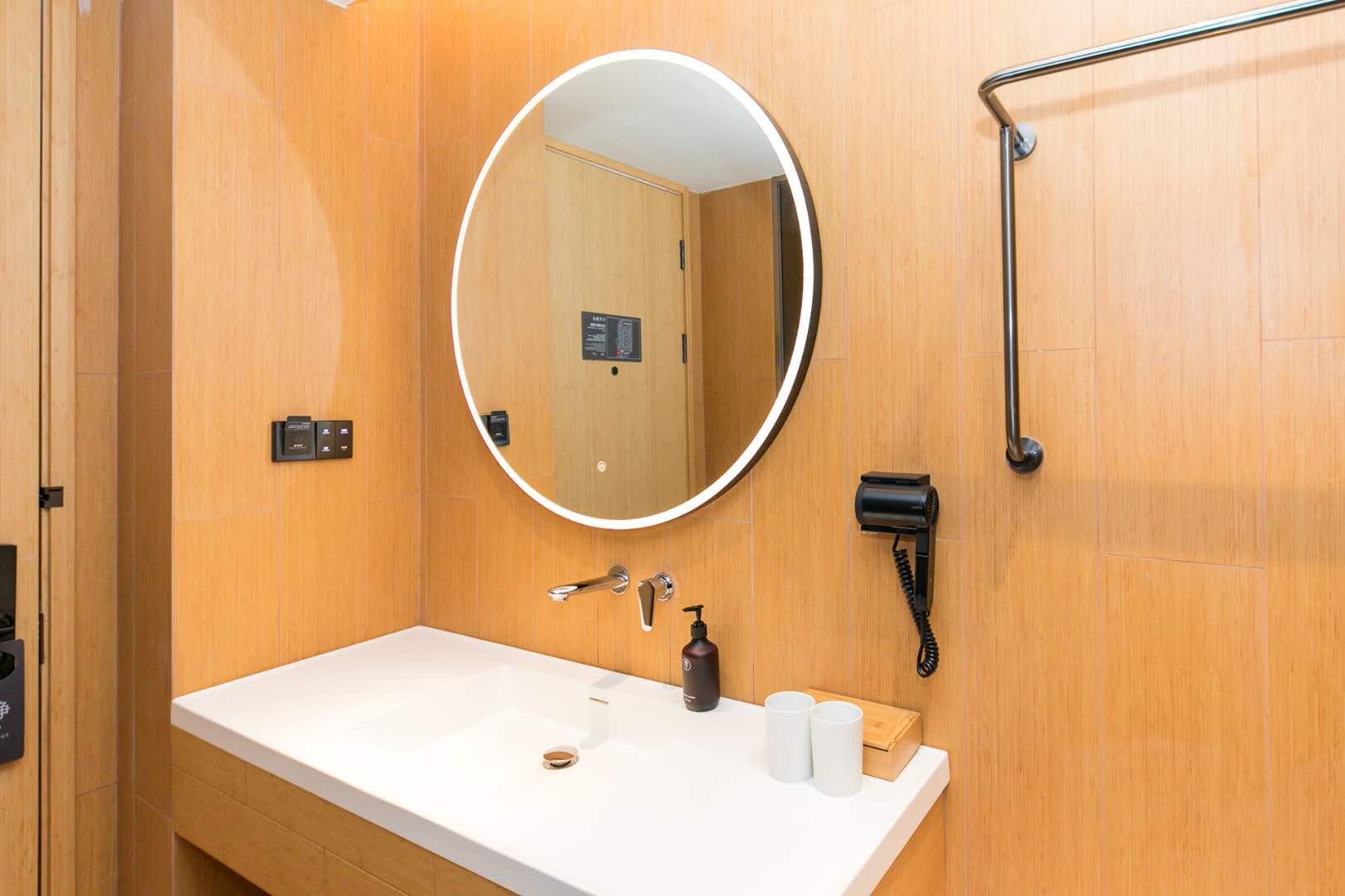 JI Hotel (Hangzhou West Lake Hubin Pedestrian Street) 32/34
