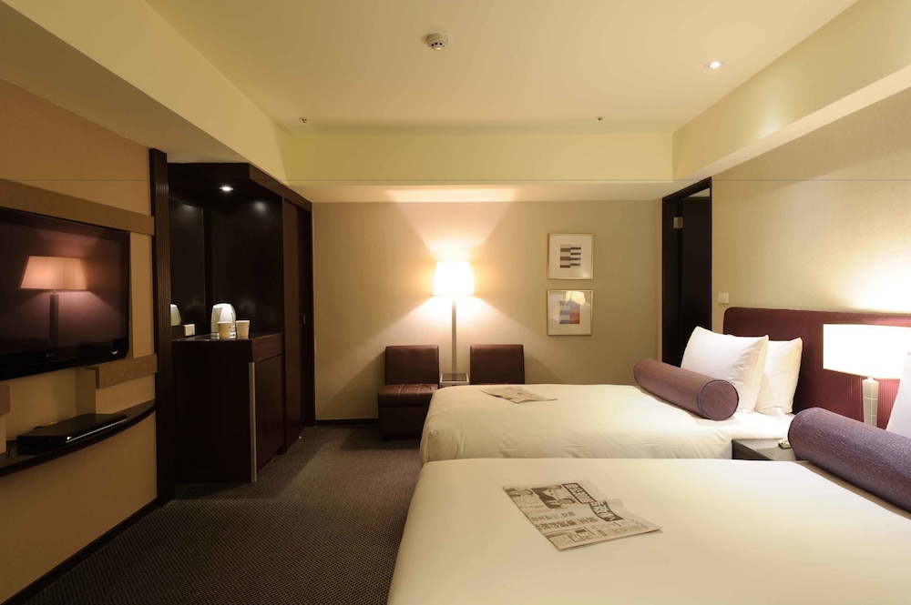 K Hotels Yungho 12/45
