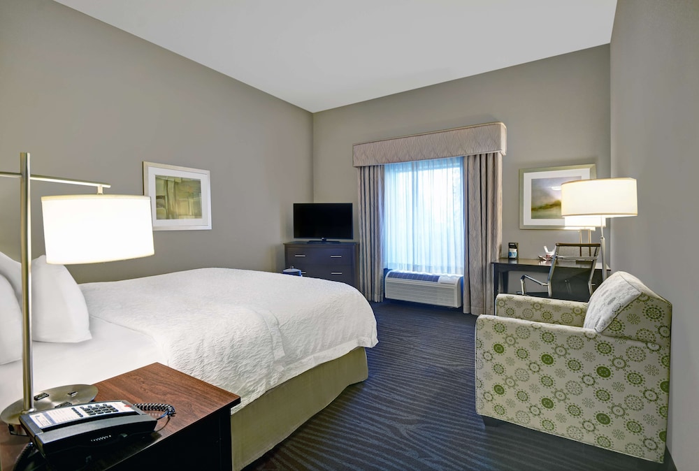 Hampton Inn And Suites Robbinsville 24/57