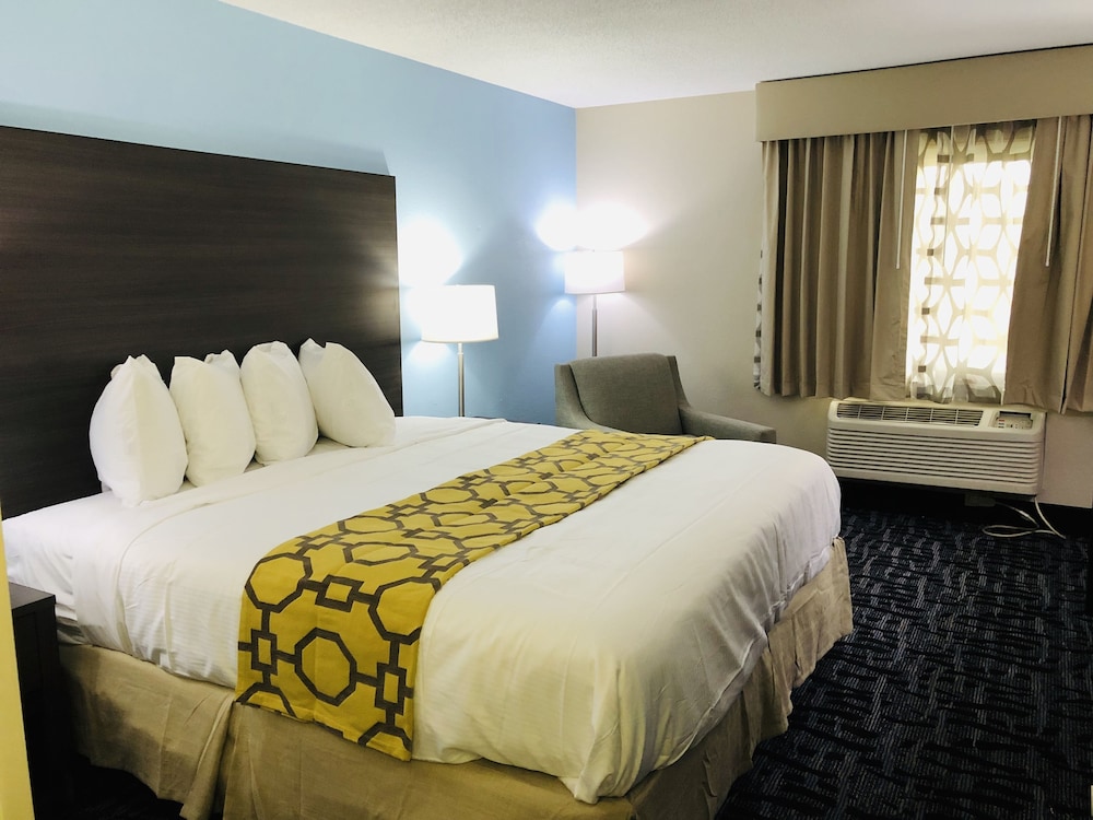 Baymont By Wyndham Joliet 14/50