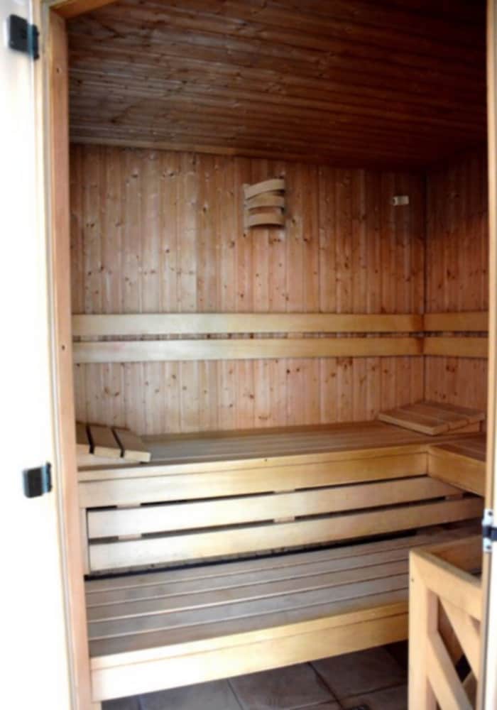 HOTEL LE CLOS DEAUVILLE SAINT-GATIEN 33/57