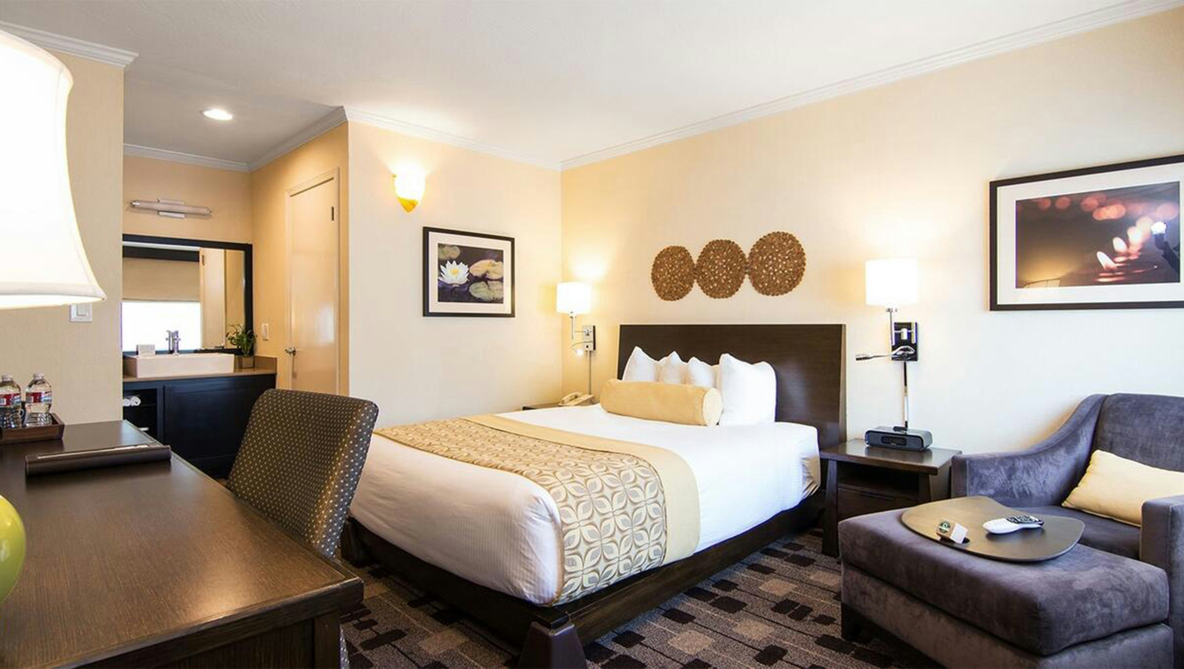 Deluxe, Queen Bed