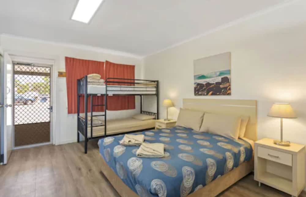 Superior, Studio, 1 Queen and 1 Bunk Bed, Beach Front