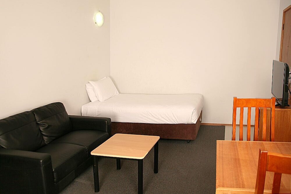 Footscray Motor Inn And Serviced Apartments 27/42