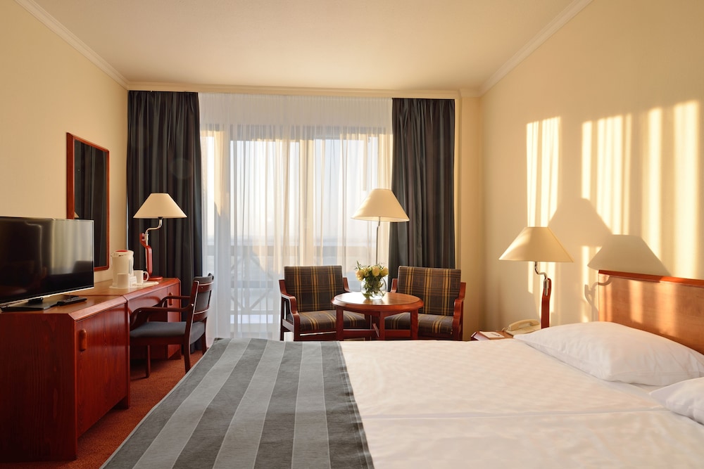 DANUBIUS HEALTH SPA RESORT BUK 15/62