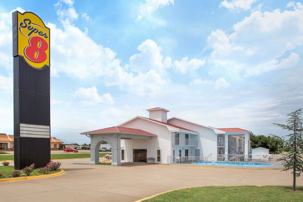 Super 8 by Wyndham Springdale AR 3/30