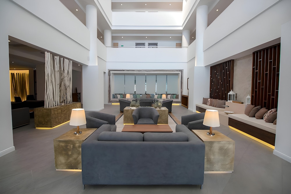 Supreme Beach Hotel - Adults Only +14 24/35