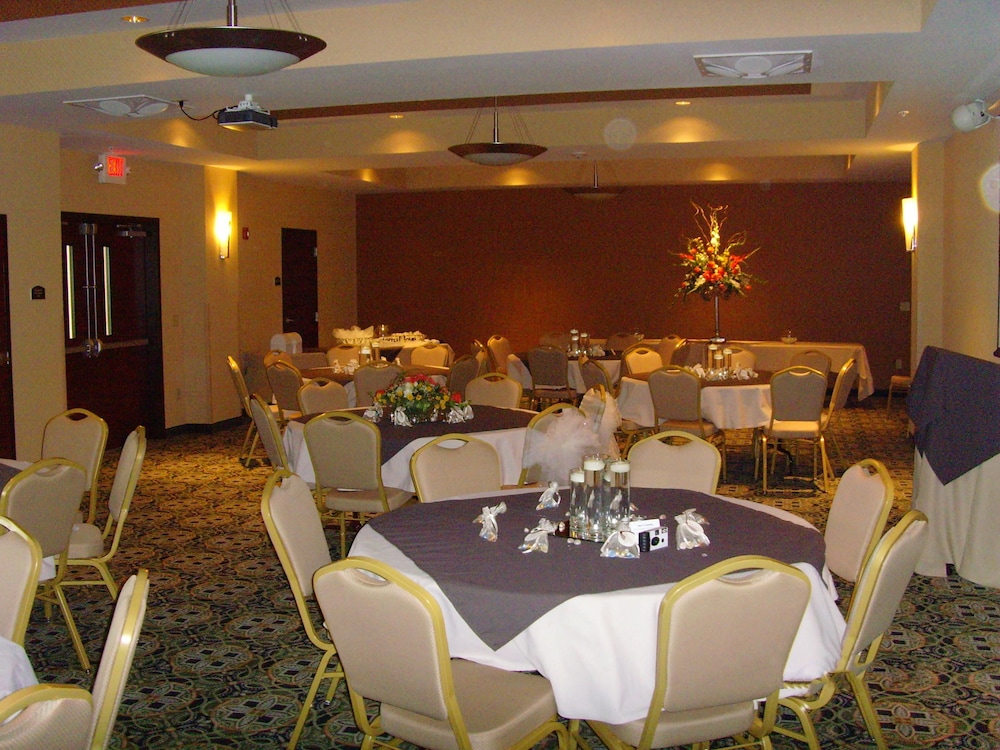 Hyatt House Bentonville / Rogers 36/44