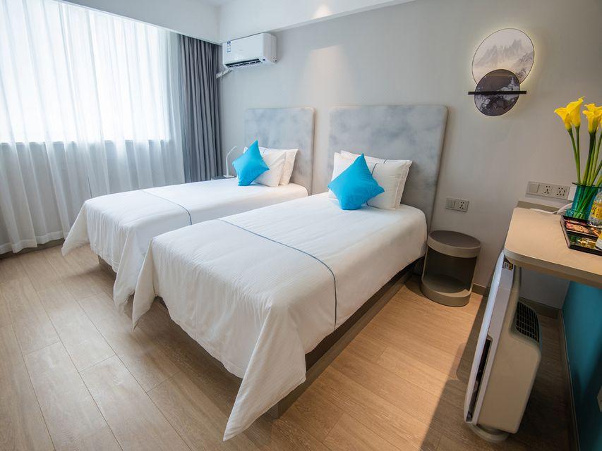 Standard, Twin Beds