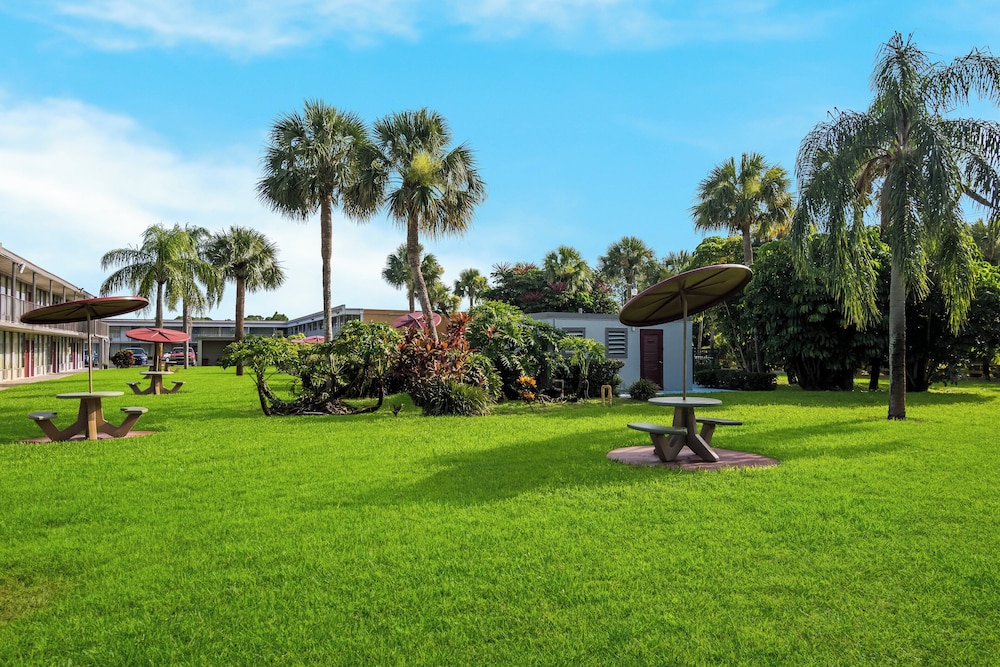 Red Roof Inn Vero Beach - I-95 40/53