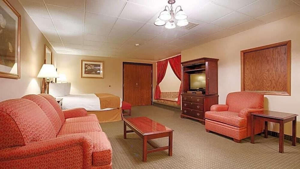 Rodeway Inn McPherson East 19/36