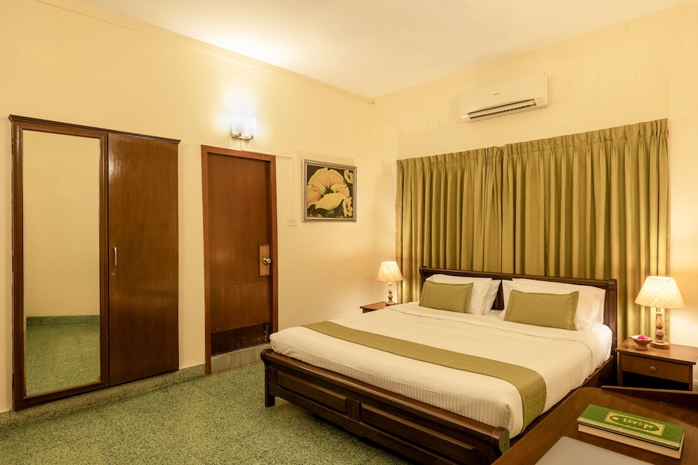 HANU REDDY RESIDENCES - WALLACE GARDEN 10/50