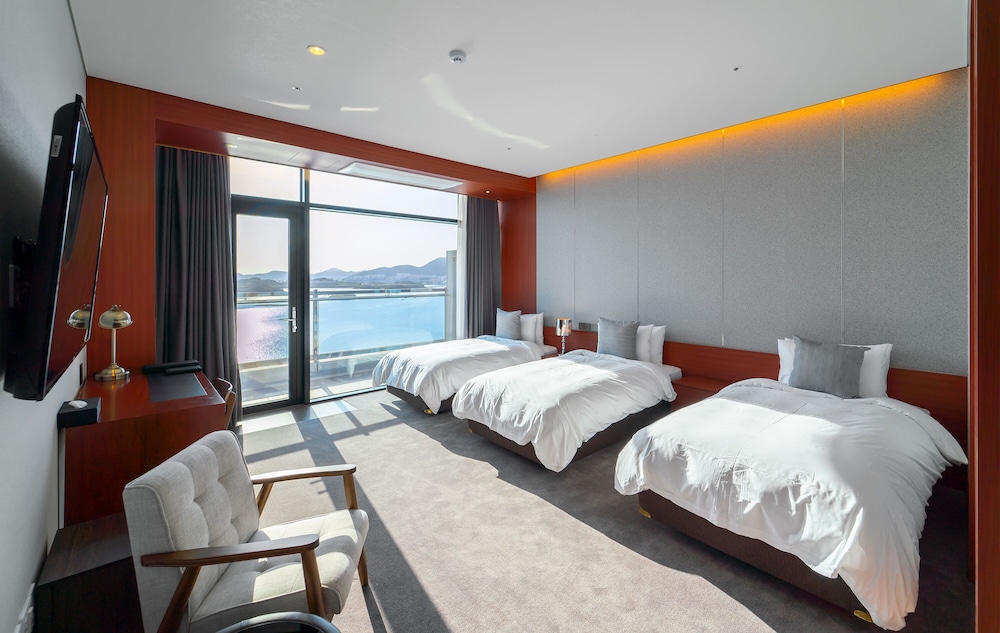 Hotel JCS Yeosu 13/50