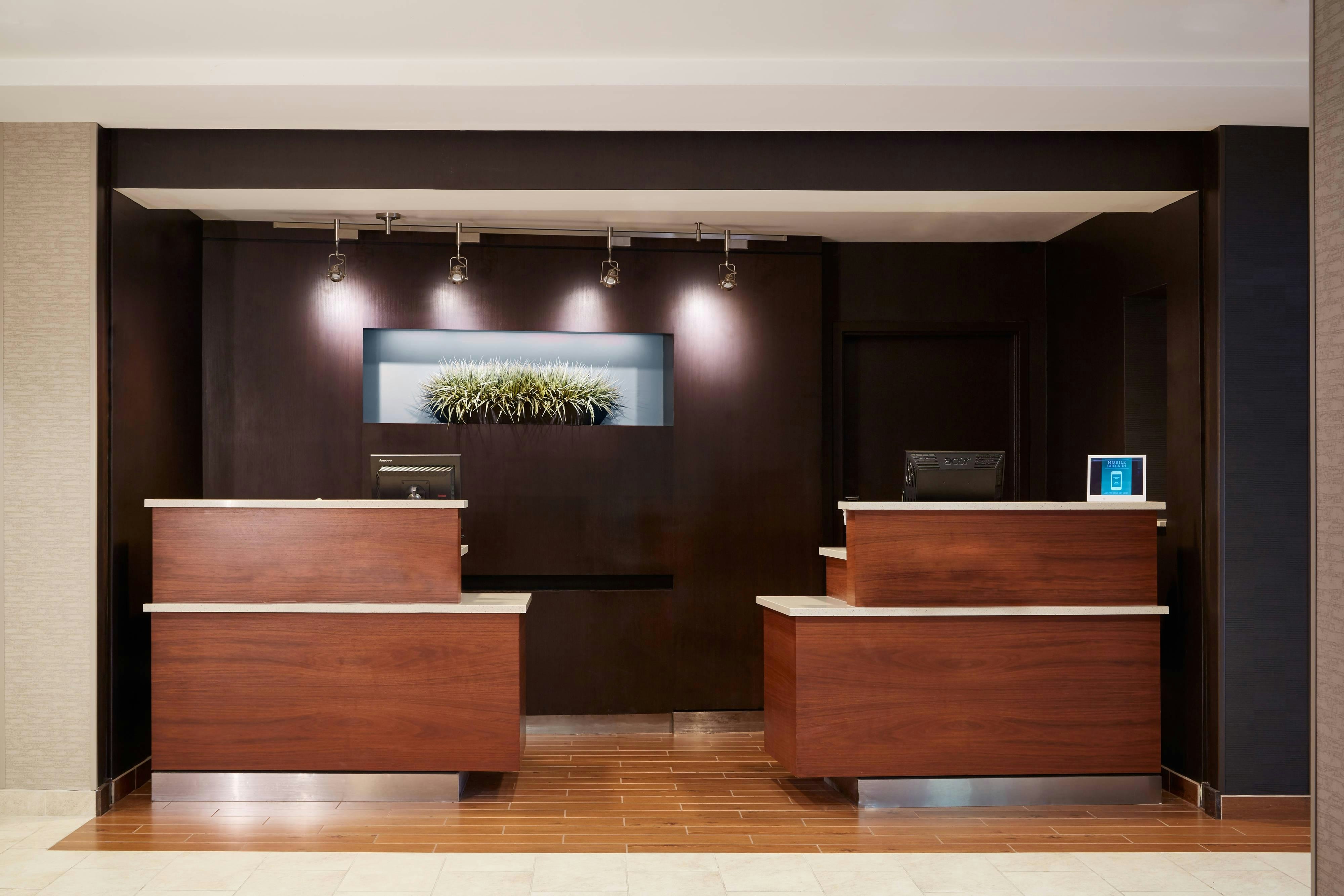 Lobby at COURTYARD BY MARRIOTT PORTLAND SOUTHEAST CLACKAMAS, CLACKAMAS - OR