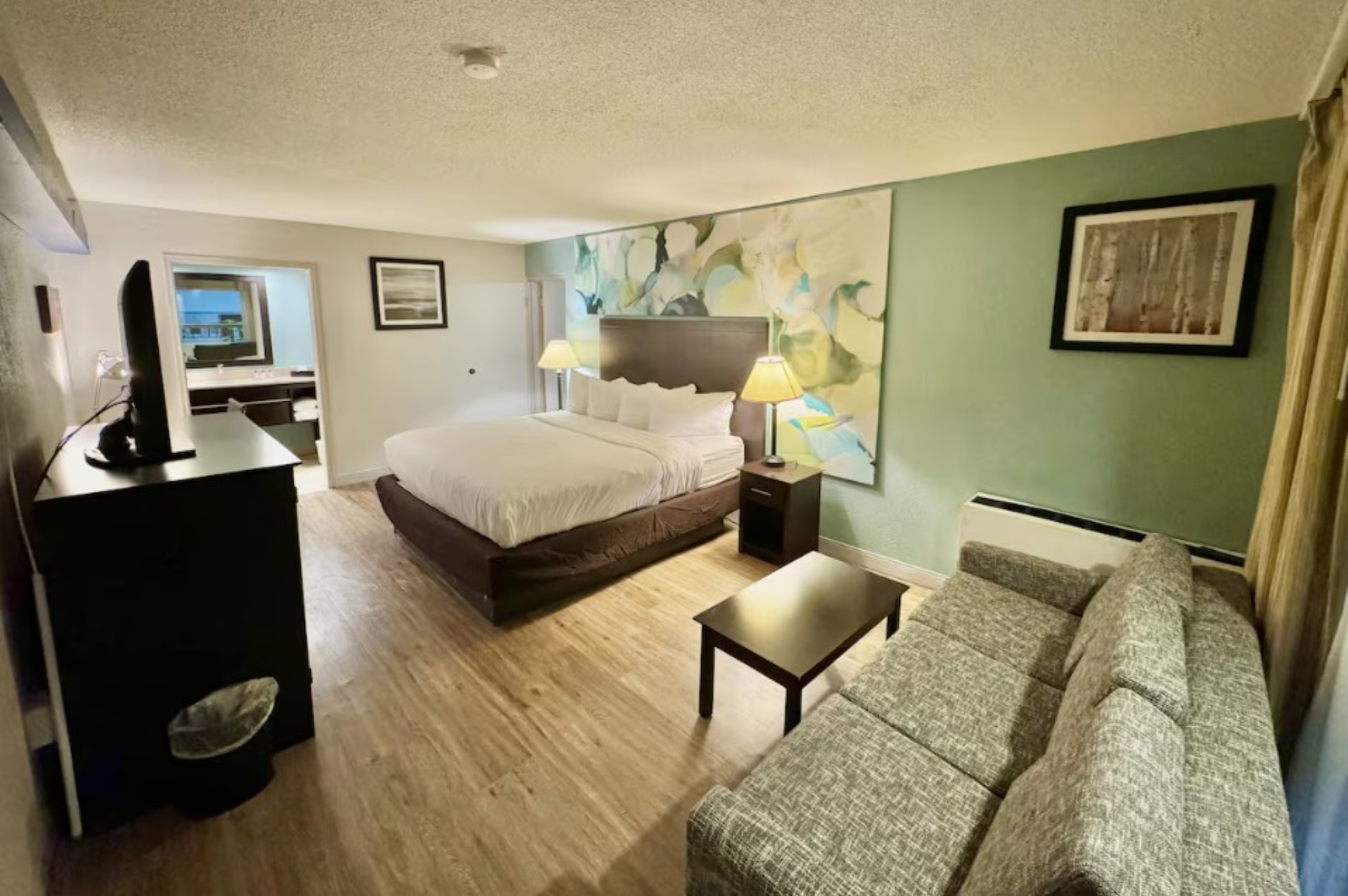 1 Bedroom, Atrium, Suite, King Bed