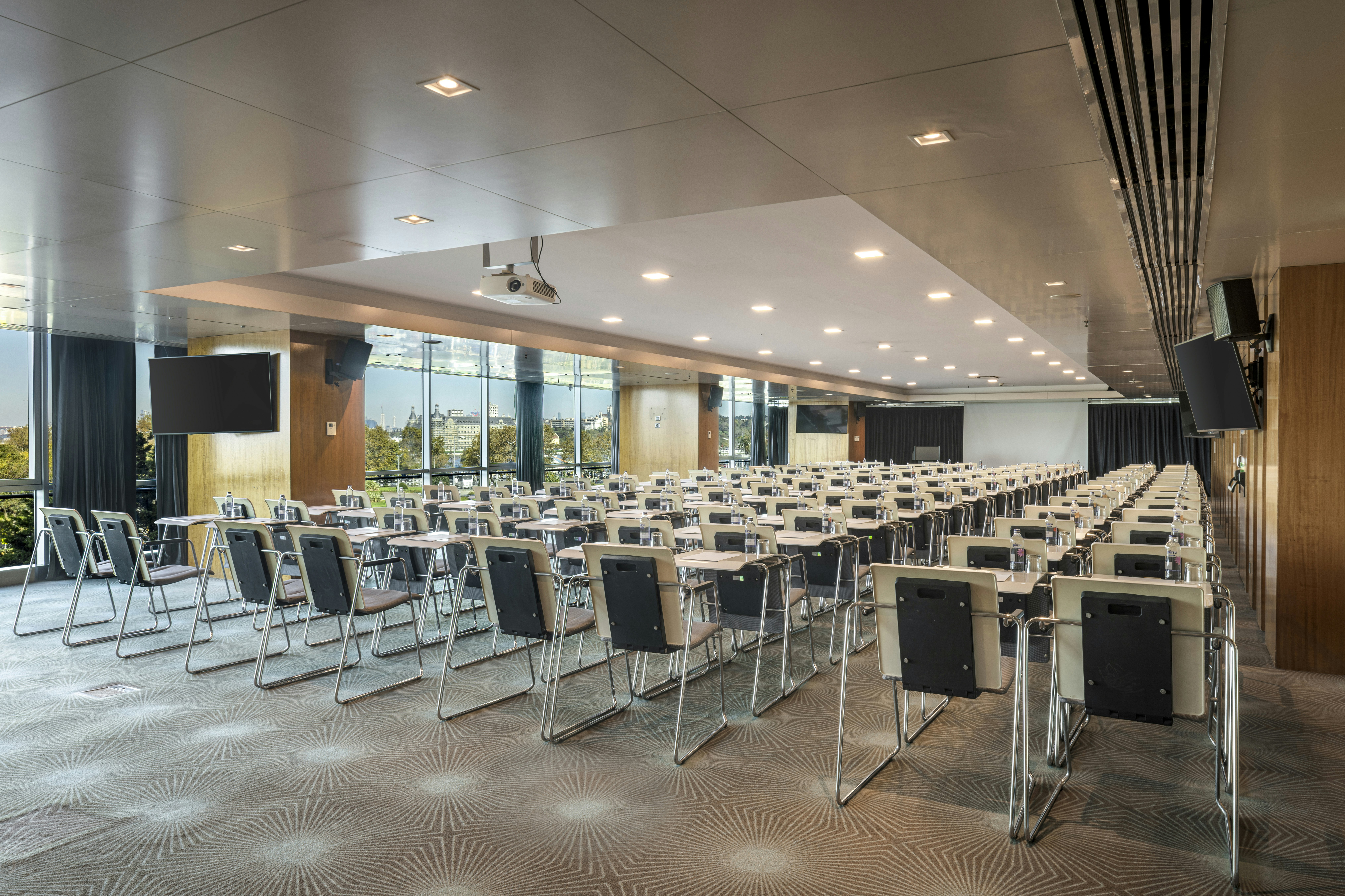 Doubletree By Hilton Hotel Istanbul - Moda 82/90