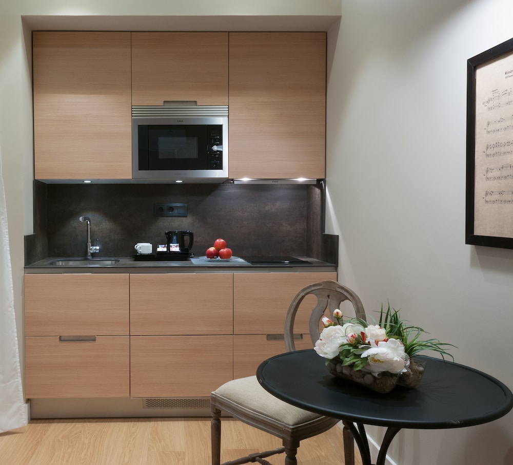 Suites Murillo Segovias 73/82