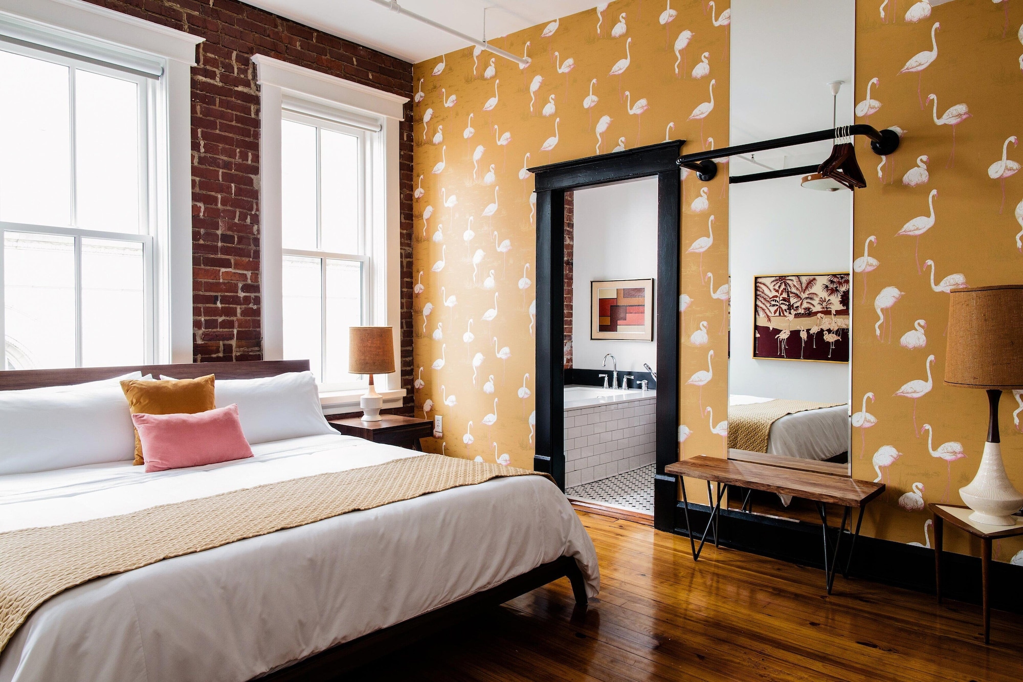 Flamingo, Suite, King Bed, City View