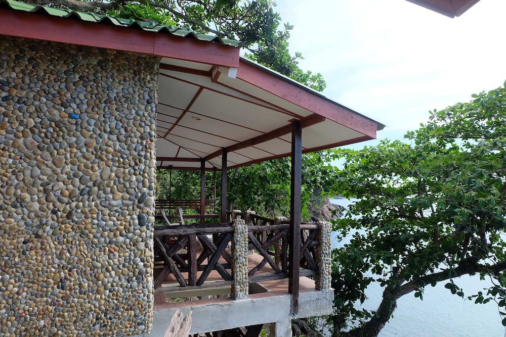 Koh Chang Hut Hotel 5/51