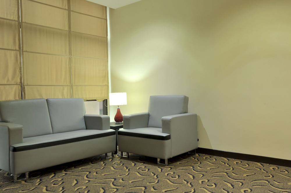 Hallmark Regency Hotel 14/27