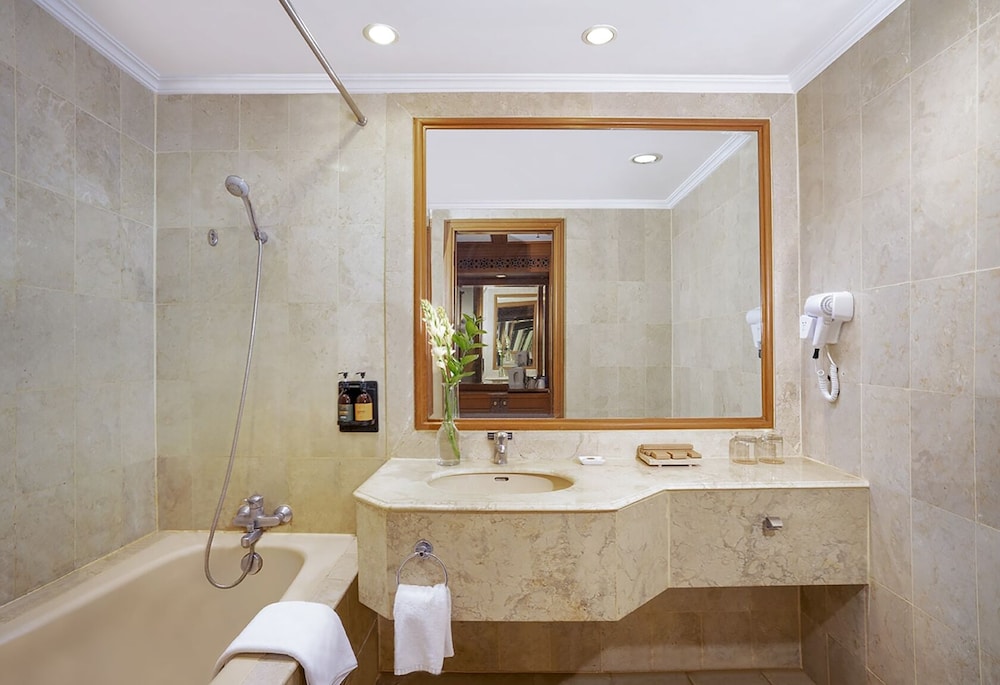 Loman Park Hotel Yogyakarta 49/50
