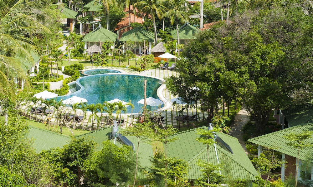 Famiana Green Villa 62/69