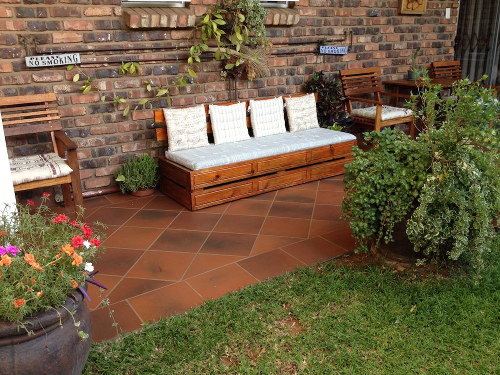 The Nook B&B 36/40
