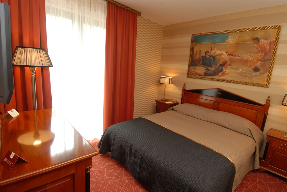 Divinus Hotel 9/71