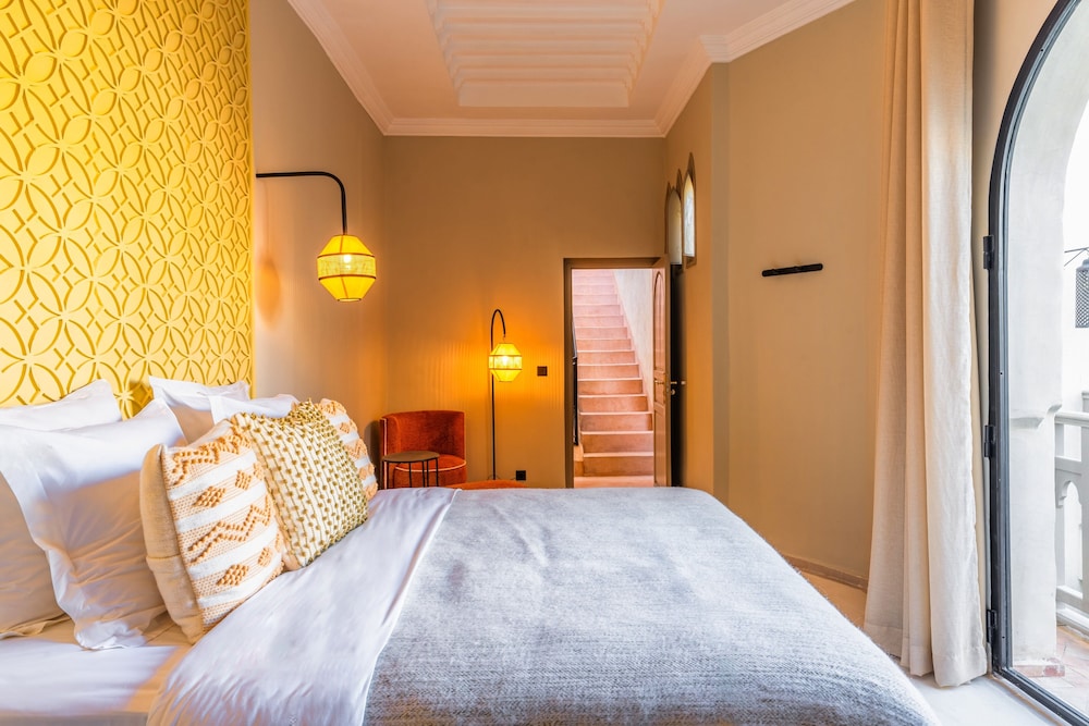 Riad XO Amira Victoria 24/50