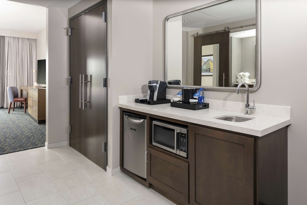 Suite, King Bed, Water View, Balcony, Bathtub