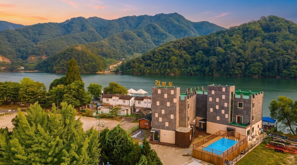 Gapyeong Rialto Pension 1/50