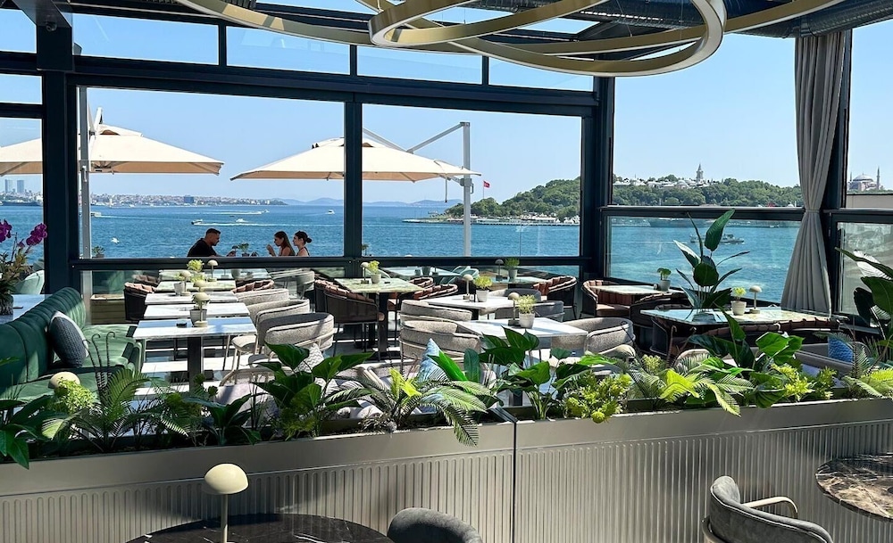 Pera Bosphorus Hotel 26/50