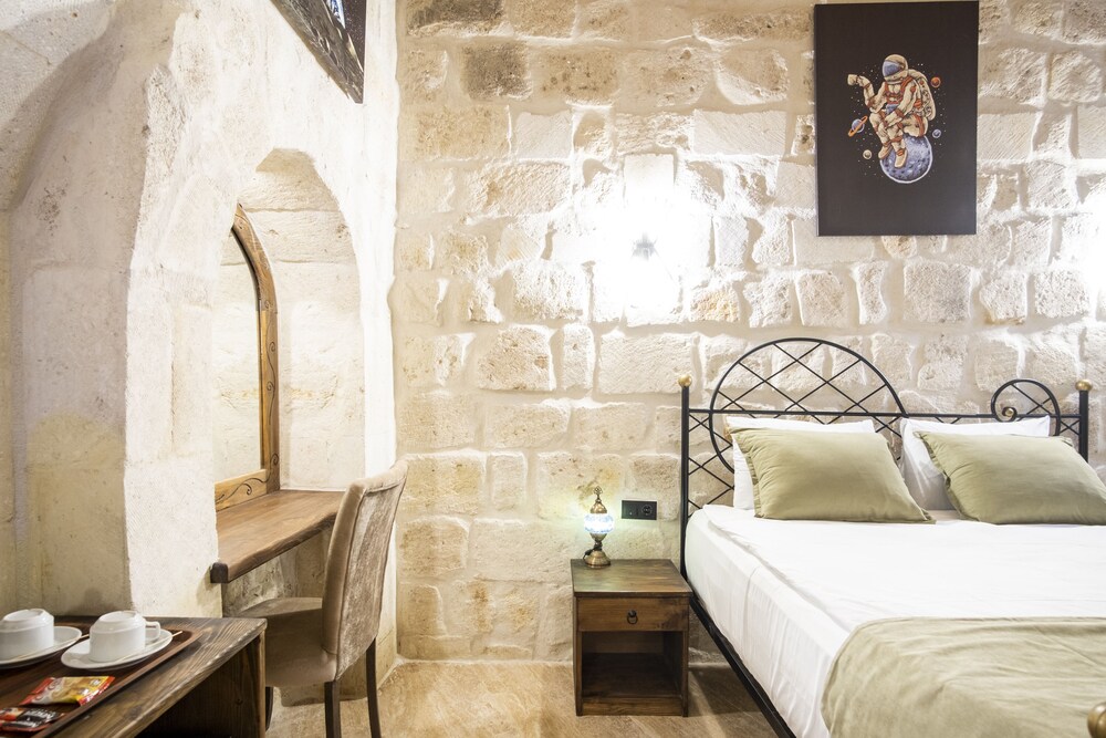 Uzay Cave Suites 32/50